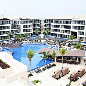 https://hideaway-at-royalton.allrivieramayahotels.com