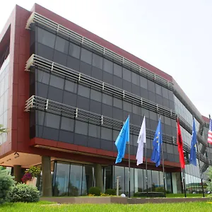 Western Premier Ark Albânia